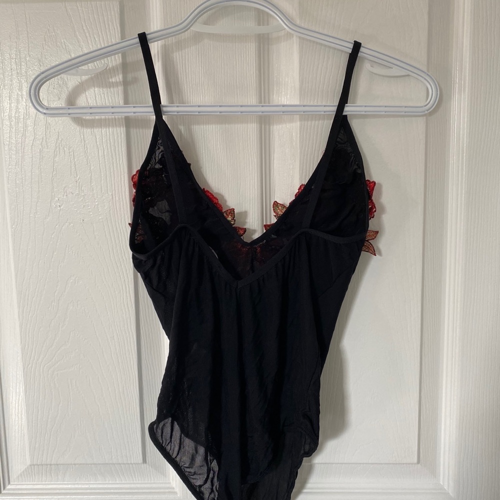 Rose mesh bodysuit - Picture 2 of 2